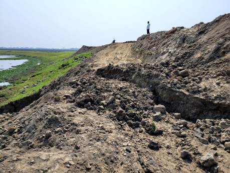 শান্তিগঞ্জে ফসল রক্ষা বাঁধে ফের ধস, শঙ্কায় হাজারো কৃষক