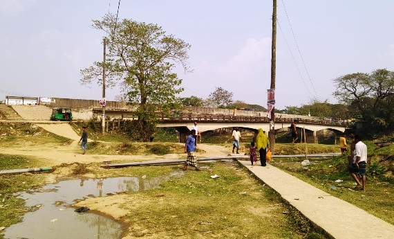 ছাতকে সরকারি খাল ভরাট করার অভিযোগ, বন্ধের দাবি এলাকাবাসীর