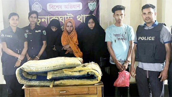তিন নারীর শরীরে মিললো ১২ কেজি গাঁজা!
