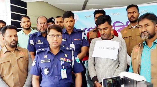 হবিগঞ্জে ৪ লাখ টাকার গাঁজাসহ মাদক কারবারি গ্রেপ্তার