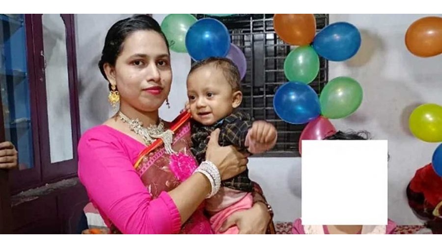 ফেসবুকে পোস্ট দিয়ে সন্তানকে নিয়ে ট্রেনের নিচে ঝাঁপ দিলেন মা