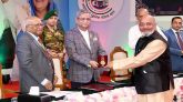 রাষ্ট্রপতি হাত থেকে দ্য শেখ হাসিনা ইনিশিয়েটিভ স্বর্ণপদক গ্রহন করেন ড. আহমদ আল কবির