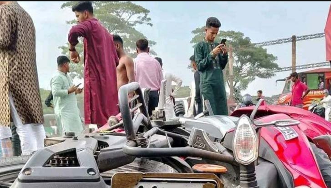 পটিয়ায় বাসচাপায় ২ মোটরসাইকেল আরোহী নিহত