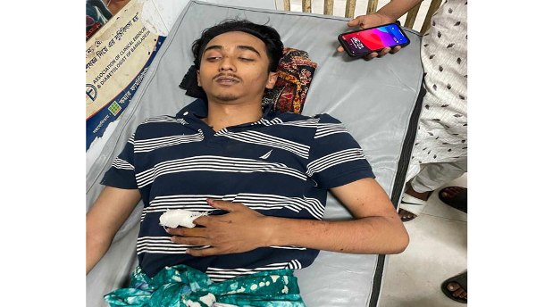 সিলেটে ছুরিকাঘাতে তিন যুবক আহত, ১জনকে ঢাকায় প্রেরণ