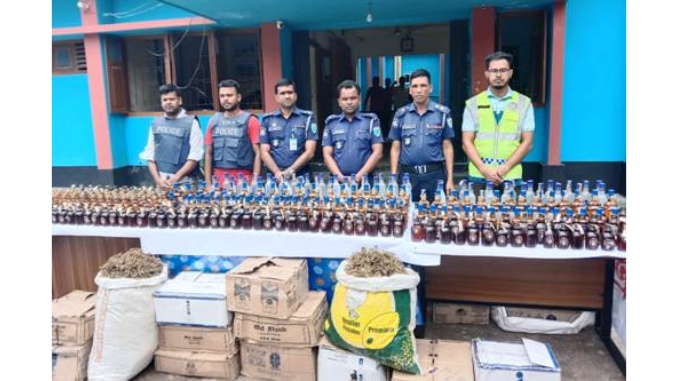 জৈন্তাপুরে পুলিশের অভিযানে ৬১৫ বোতল মদ সহ ৮ কেজি গাঁজা আটক