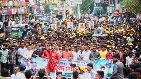 শেখ হাসিনার স্বদেশ প্রত্যাবর্তন দিবসে সিলেট স্বেচ্ছাসেবক লীগের শোভাযাত্রা