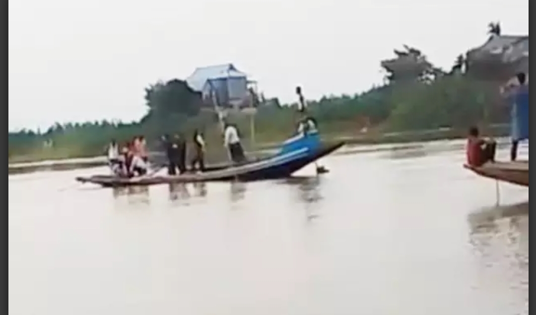 নদী থেকে ঠেলাগাড়ি উঠাতে গিয়ে পানিতে ডুবে যুবকের মৃত্যু