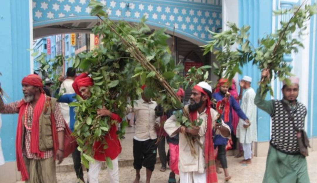 হযরত শাহজালালের (রহ.) ওরস উপলক্ষে ‘লাকড়ি তোড়া’ উৎসব
