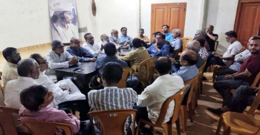 সিসিকের অযৌক্তিক হোল্ডিং ট্যাক্স বাতিলের দাবিতে প্রতিবাদী মানববন্ধন বৃহস্পতিবার