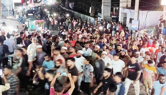 প্রতিবাদে উত্তাল বিশ্বনাথ, কটুক্তিকারী শিক্ষককে গ্রেপ্তারের দাবি