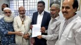 হোল্ডিং ট্যাক্স সহনীয় করতে মেয়রকে স্মারকলিপি দিলেন আব্দুল জব্বার জলিল