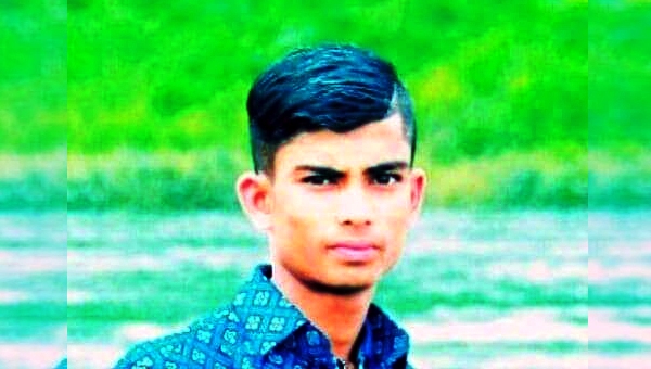 কোম্পানীগঞ্জে পাথর আনতে গিয়ে নৌকাডুবিতে যুবক নিখোঁজ