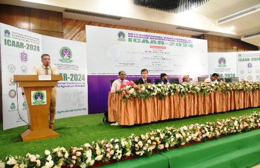 জলবায়ু পরিবর্তনের চ্যালেঞ্জ মোকাবেলায় কৃষি গুরুত্বপূর্ণ ভূমিকা রাখছে : কৃষি মন্ত্রী
