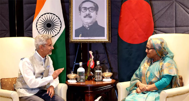 প্রধানমন্ত্রীর সাথে জয়শঙ্করের সাক্ষাৎ : পারস্পরিক স্বার্থ সংশ্লিষ্ট বিষয় নিয়ে আলোচনা