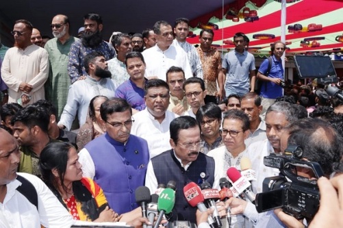 বন্যায় কৃষিখাতে ক্ষতিগ্রস্তদের সহযোগীতা করবে সরকার : বস্ত্র ও পাট মন্ত্রী