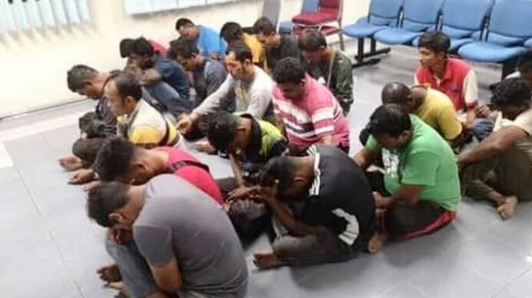 মালয়েশিয়ায় ১৮ বাংলাদেশি আটক