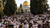 আল-আকসায় ঈদের নামাজে ৪০ হাজার ফিলিস্তিনি