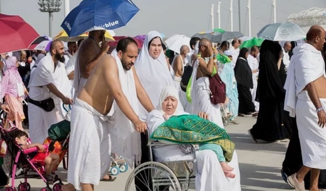 তীব্র তাপমাত্রায় পুড়ছেন হজযাত্রীরা, বাড়ছে হতাহত