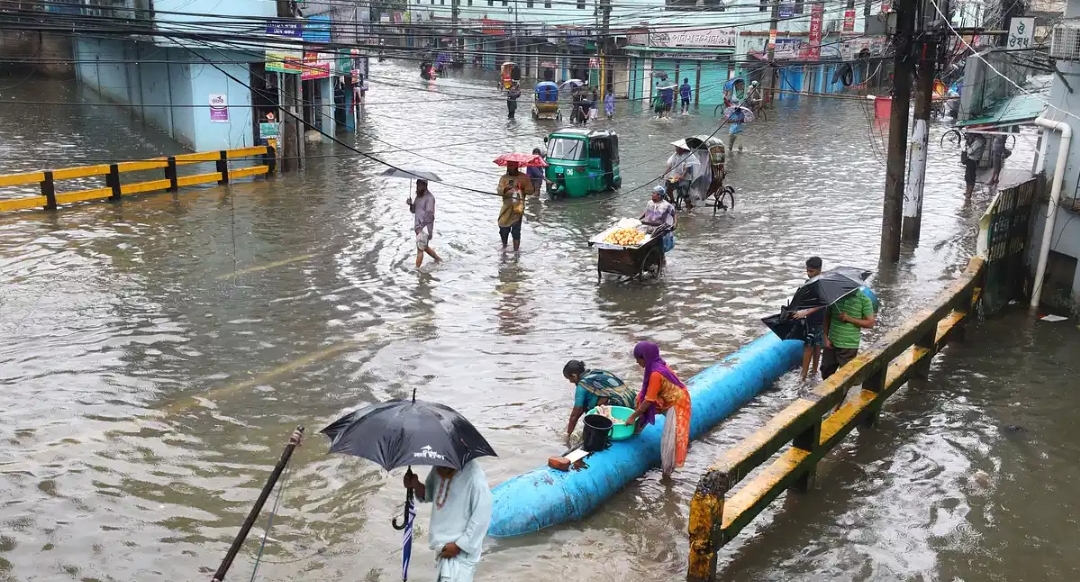 সিলেটে অবিরাম বৃষ্টি, পানিবন্দী মানুষের সংখ্যা বেড়ে ৭ লাখ