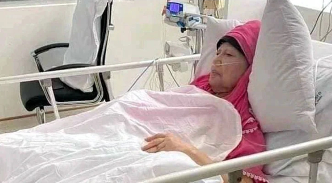 বেগম খালেদা জিয়ার শারীরিক অবস্থার অবনতি, মধ্যরাতে হাসপাতালে ভর্তি