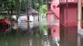 সিলেটে ধীরে কমছে বন্যার পানি, আশ্রয়কেন্দ্র ছাড়ছে মানুষ