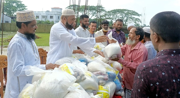 কুশিঘাটে সিলেট মহানগর জামায়াতের ফুডপ্যাক বিতরণ