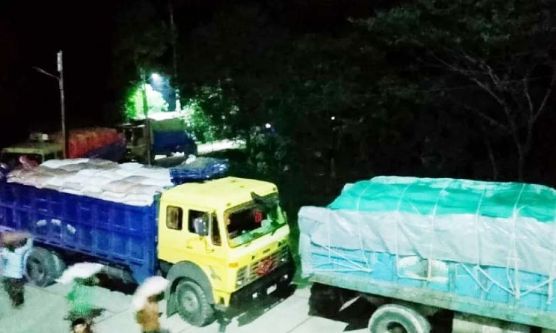 হবিগঞ্জে ৬ ট্রাকবোঝাই ভারতীয় চিনি জব্দ, গ্রেপ্তার ৬