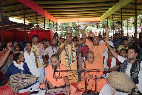ইসকন সিলেটে জগন্নাথদেবের স্নানযাত্রা অনুষ্ঠিত