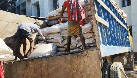 সিলেটে ৩৯২ বস্তা ভারতীয় চোরাই চিনি জব্দ, গ্রেপ্তার ১