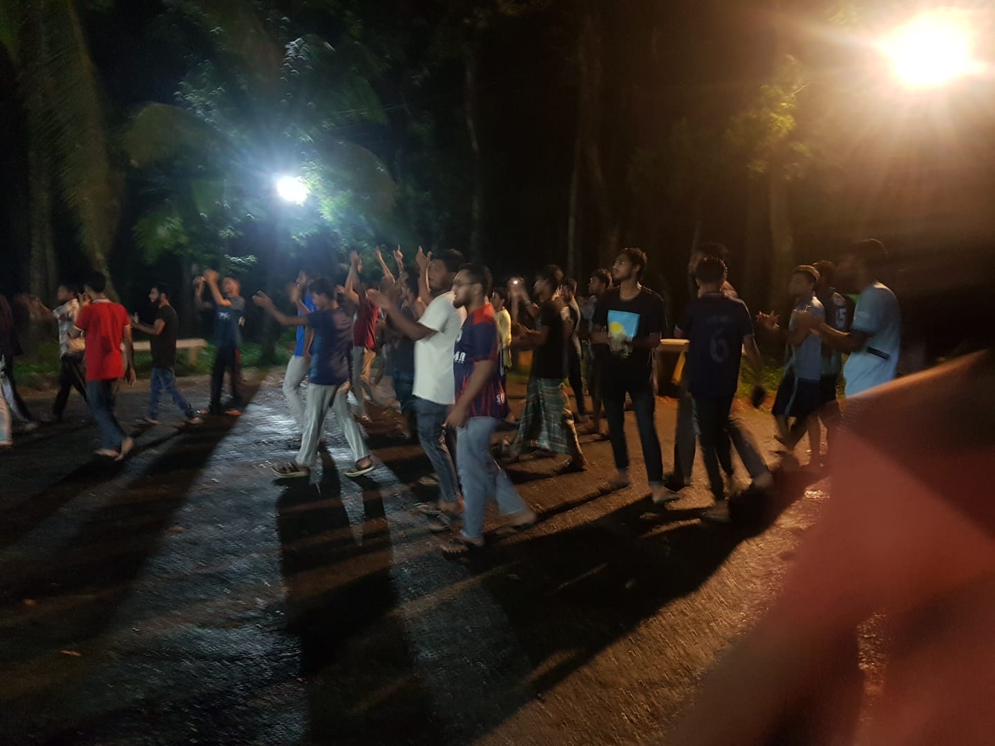 মধ্যরাতে উত্তাল শাবিপ্রবি, ছাত্রলীগের অবস্থান