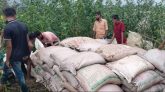 কবরস্থানে মিলল ১০০ বস্তা ভারতীয় চিনি
