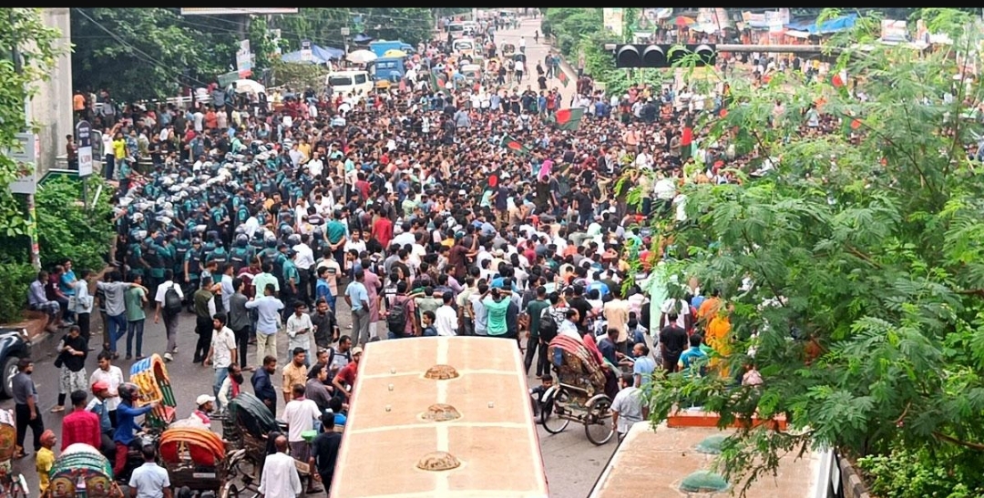 কোটা বাতিলের দাবিতে ফের শাহবাগ অবরোধ, যান চলাচল বন্ধ