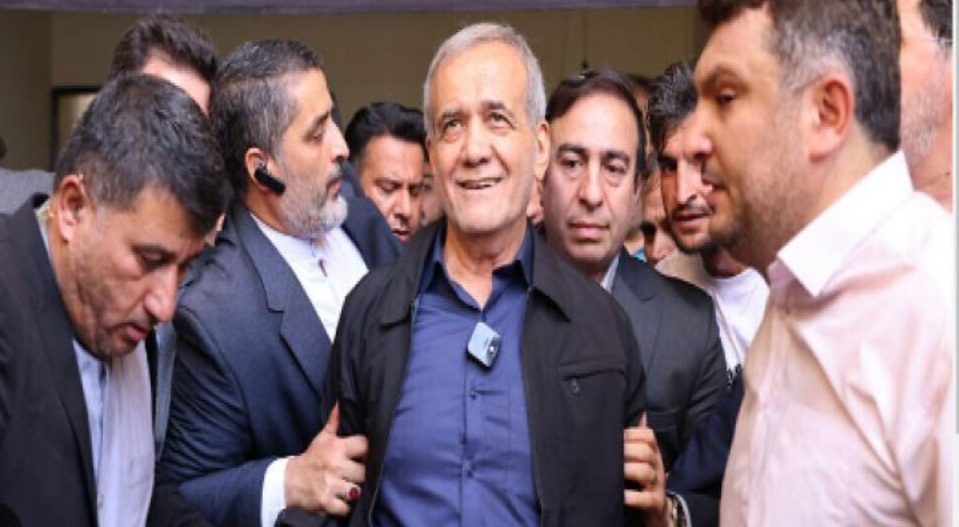 ইরানের নতুন প্রেসিডেন্ট মাসুদ পেজেশকিয়ান