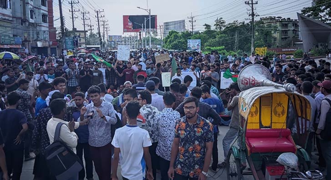 সিলেট-সুনামগঞ্জ মহাসড়ক অ*ব*রো*ধ শাবি শিক্ষার্থীদের