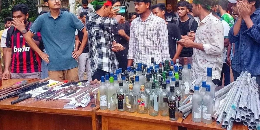 শাবিপ্রবির হলে ‘ছাত্রলীগের কক্ষে’ আগ্নেয়াস্ত্রসহ বিদেশি মদ