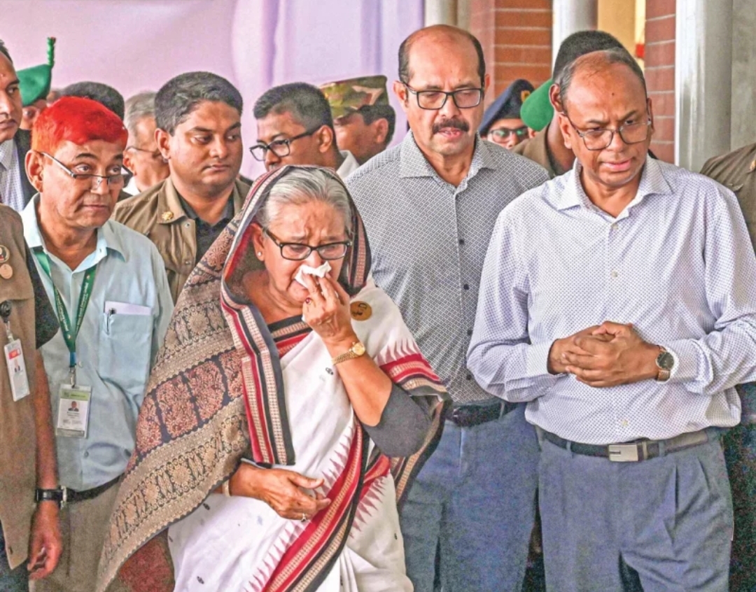 দেশবাসীর কাছে বিচার চাইলেন প্রধানমন্ত্রী