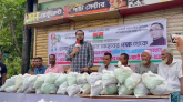 শরিফগঞ্জ ইউনিয়নে বন্যার্তদের মাঝে তামিম ইয়াহয়ার খাদ্যসামগ্রী বিতরণ