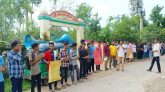 অনিয়মতান্ত্রিক ম্যানেজিং কমিটি বাতিলের দাবিতে মানববন্ধন
