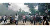সিলেট-ঢাকা মহাসড়ক অ’ব’রো’ধ করে শিক্ষার্থীদের বি’ক্ষো’ভ, টায়ারে আ’গু’ন