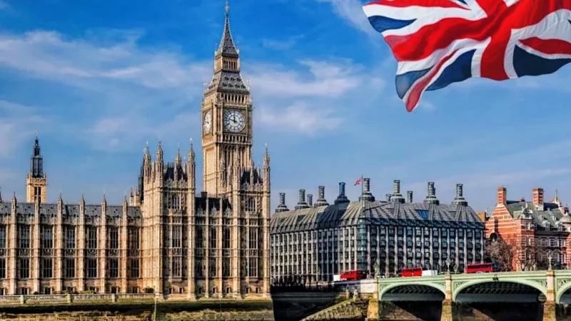 যুক্তরাজ্যে কমেছে শিক্ষার্থী ও বিদেশি কর্মী ভিসার আবেদন