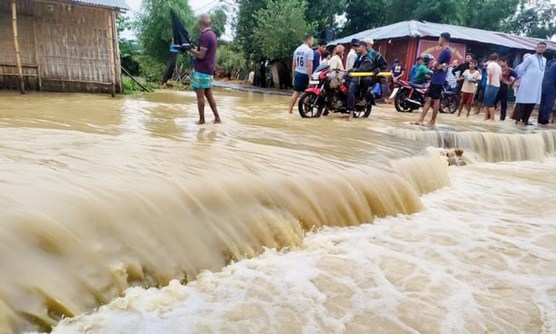 কমলগঞ্জে পানিবন্দী লাখো মানুষের চরম দুর্ভোগ, খাদ্য ও বিশুদ্ধ পানি সংকট
