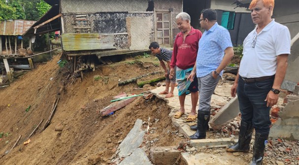টানা বর্ষনে কমলগঞ্জে ছয় ঘর বিধ্বস্ত, ঝুঁকিপূর্ণ ১০ পরিবার
