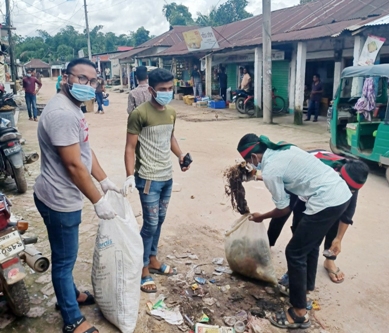 কমলগঞ্জে বৈষম্য বিরোধী ছাত্র আন্দোলনের শিক্ষার্থীদের পরিচ্ছন্নতা কর্মসুচি
