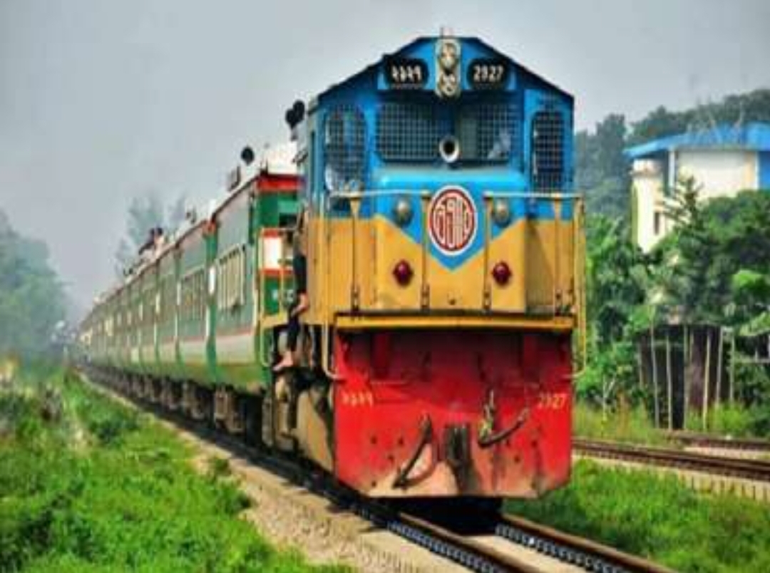 অনির্দিষ্টকালের জন্য সবধরনের ট্রেন চলাচল বন্ধ