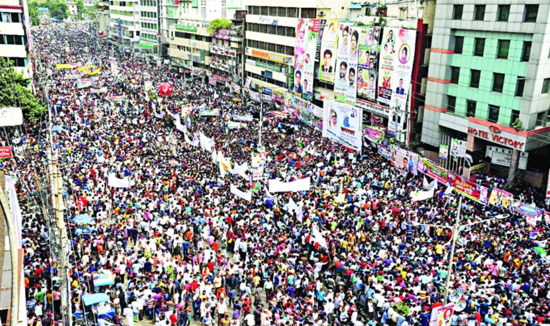 নয়াপল্টনে বিএনপির সমাবেশে বাঁধভাঙা জনস্রোত