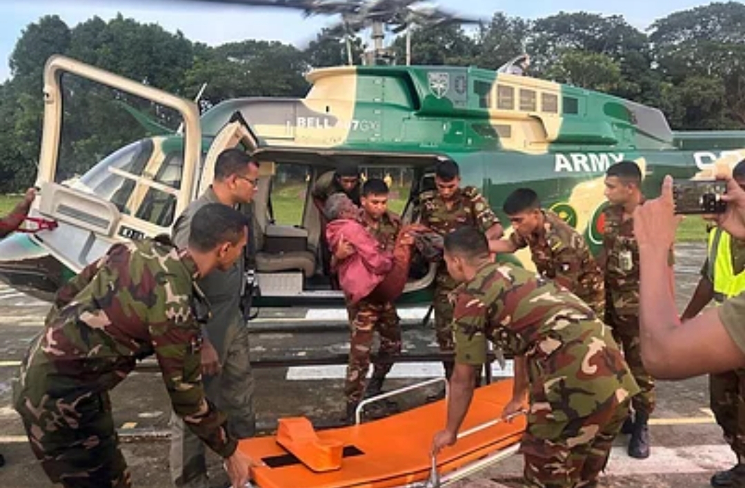 হেলিকপ্টারে ৬ রোগীকে হাসপাতালে স্থানান্তর, ১৬ জনকে উদ্ধার : আইএসপিআর