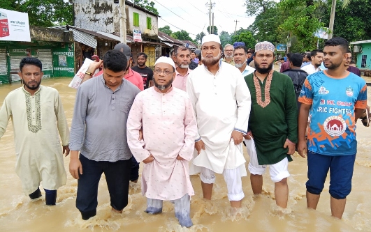 মৌলভীবাজার ও রাজনগরে বন্যার্তদের পাশে সিলেট জামায়াত