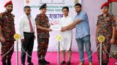 বন্যার্তদের গণত্রাণ ফান্ডে ফায়ার সার্ভিস দিলো ১০ লাখ টাকা