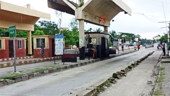 টোল ছাড়াই সিলেটের ৫ সেতুতে চলছে যানবাহন