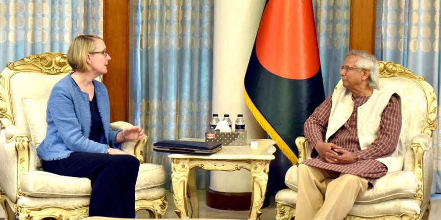 পাচারকৃত অর্থ ফেরতে যুক্তরাজ্যের সহযোগিতা চাইলেন ড. ইউনূস